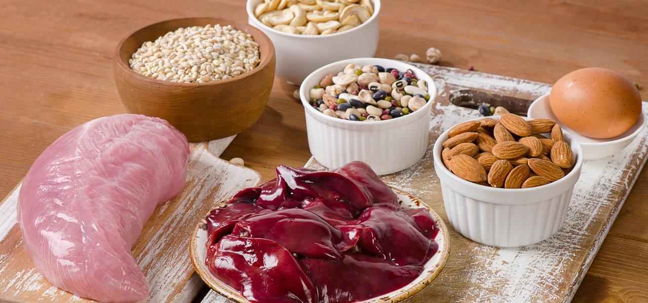 Selen na włosy – skutki niedoboru, dzienne zapotrzebowanie