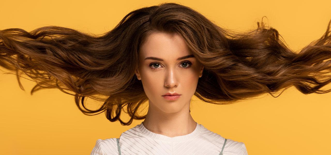 Co zrobić żeby włosy szybciej rosły? Poznaj domowe sposoby