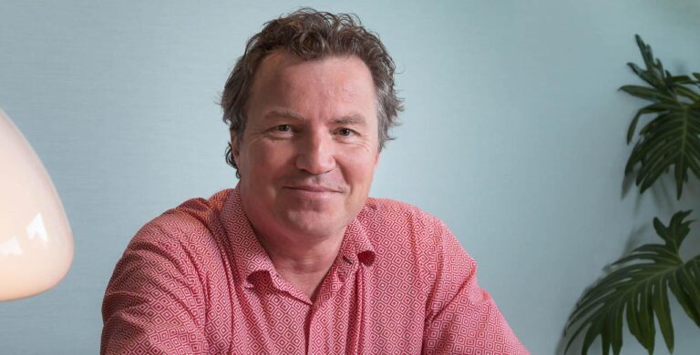 dr Jean Devroye źródło: hair-transplant-surgery.com